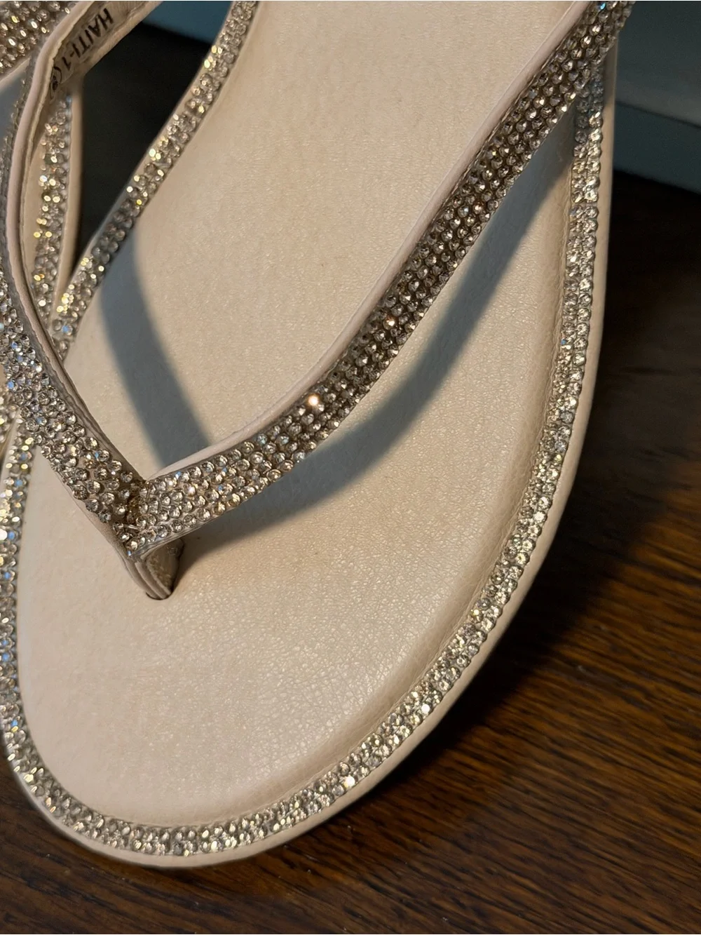 🎉TOP Moda rose Rhinestone Trim Flip Flop Sandals size 9 - Picture 2 of 5